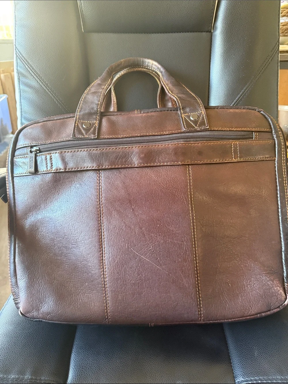 Kenneth Cole Reaction Brown Leather Briefcase with Dual Front Pockets